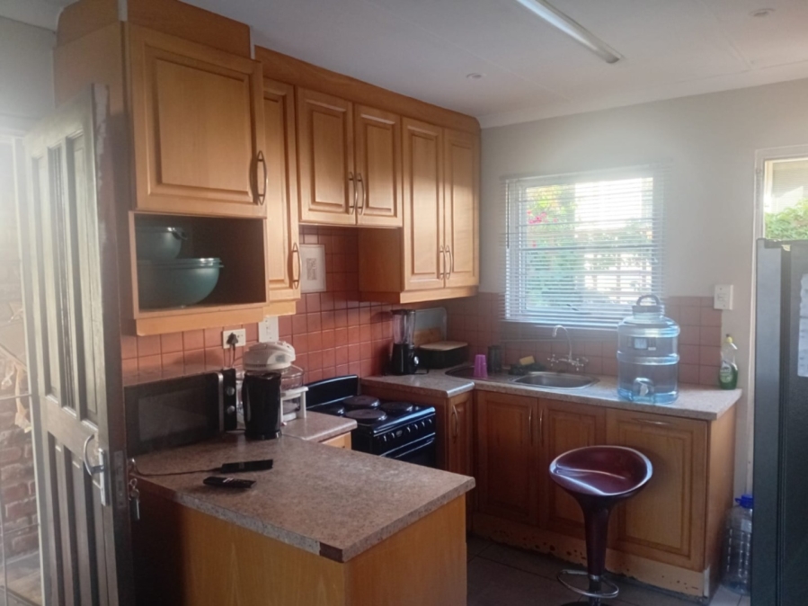 To Let 2 Bedroom Property for Rent in Beacon Bay Eastern Cape